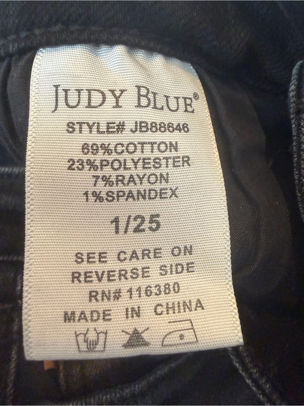Judy Blue Straight Fit Wide Leg Black Jeans
Sz 25 - Picture 8 of 9